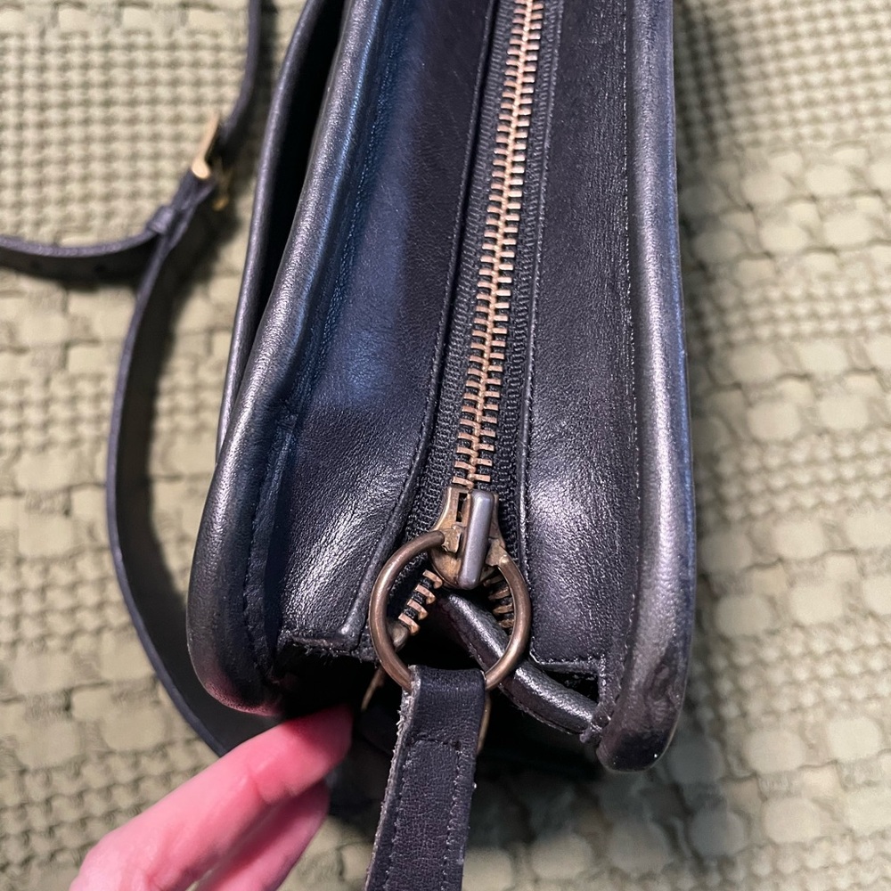 Vintage Coach ‘90s Taylor Bag - Picture 6 of 9